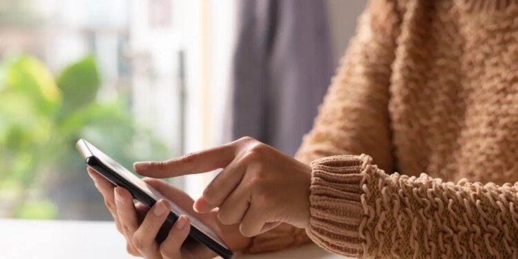 Dijital dünyanın yeni sendromu: Telefonu elinize alınca neden fark etmeden nefesinizi tutuyorsunuz?