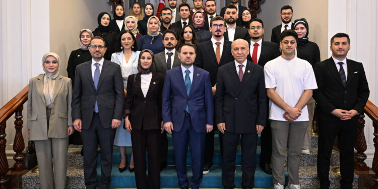 Adalet Bakanı Gürlek'ten Genç Avukatlara Yol Haritası