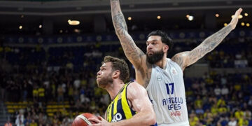 Anadolu Efes'e Vincent Poirier Şoku: Aylarca Uzak Kalacak