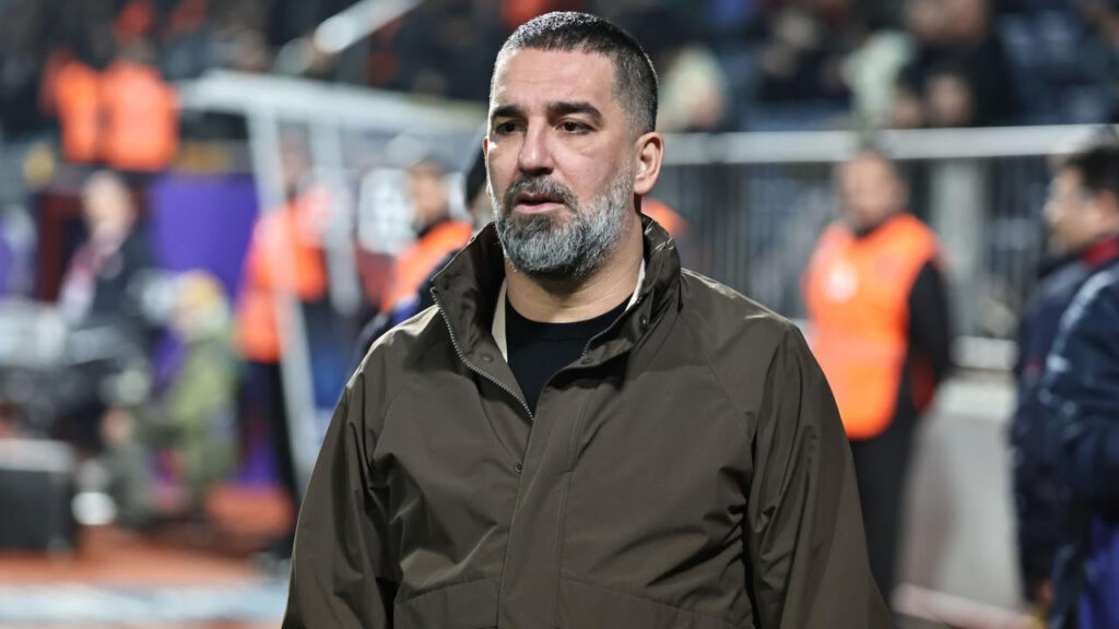 Arda Turan Ukrayna'da Sezonun Teknik Direktörü Seçildi