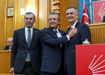 CHP Sakarya Milletvekili Ümit Dikbayır Partiden İstifa Etti