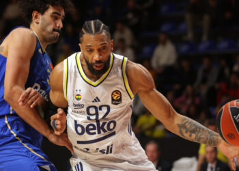 Fenerbahçe Beko'da Khem Birch ile Yollar Ayrıldı