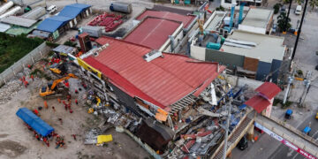Filipinler'de 7,8'lik Yıkım: Ölü Sayısı Artıyor, 33 Kişi Kayıp
