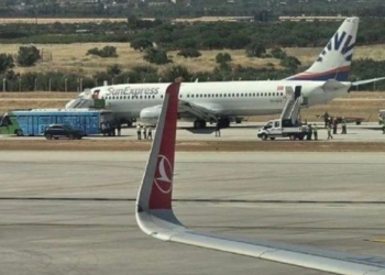 Gaziantep'e Korku Dolu Anlar! Yolcu Uçağının Lastiği Patladı