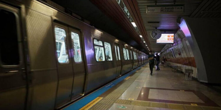 İstanbul'da Metroda İntihar Girişimi