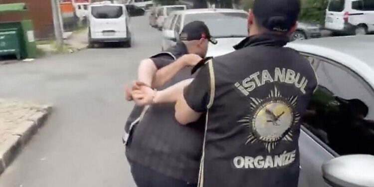 İstanbul’da Şafak Vakti Operasyon: 2 Organize Suç Örgütü Çökertildi