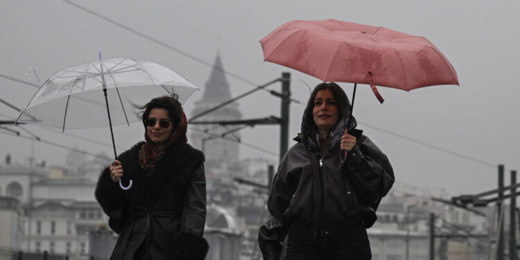 İstanbul'da Yaz Günü Kış Provası: Balkanlar'dan Gelen Dalga cumartesi Vuracak