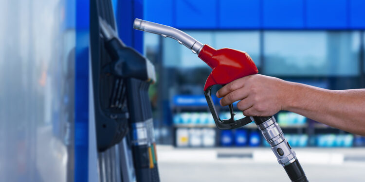 Küresel Petrolde 'Ateşkes' İyimserliği: Benzinde Eşel Mobil İndirimi Tabelada