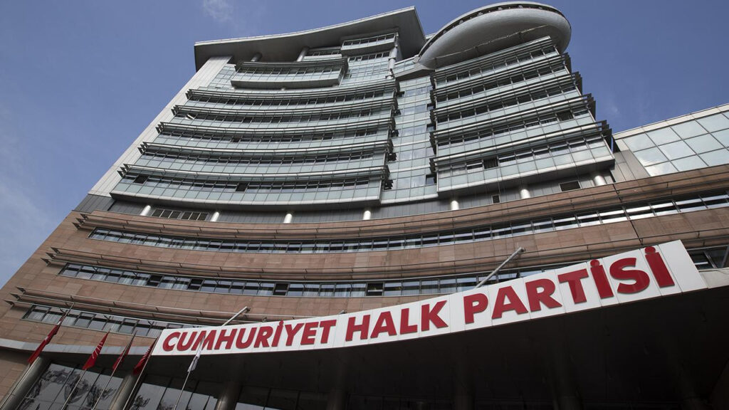 Kurultay Krizinde Yeni Perde: Kongreyi İptal Ettiren Delegelerden CHP Genel Merkezi'ne 'Yapamazsınız' İhtarı