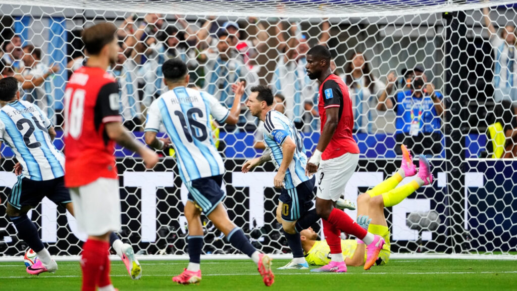 Messi Rekor Kırdı, Arjantin Turu Garantiledi