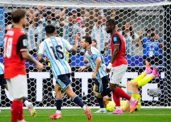 Messi Rekor Kırdı, Arjantin Turu Garantiledi
