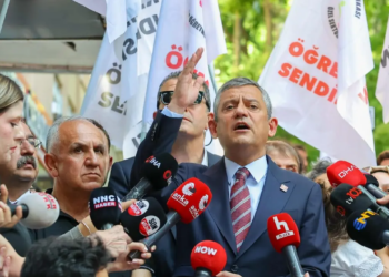 Özel’den Açlık Grevindeki Öğretmenlere Destek Ziyareti