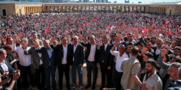 'Özgür Özel Yeni Parti mi Kuruyor? 'Tarihi Netleşti, 106 Vekil Katılacak'  İddiası