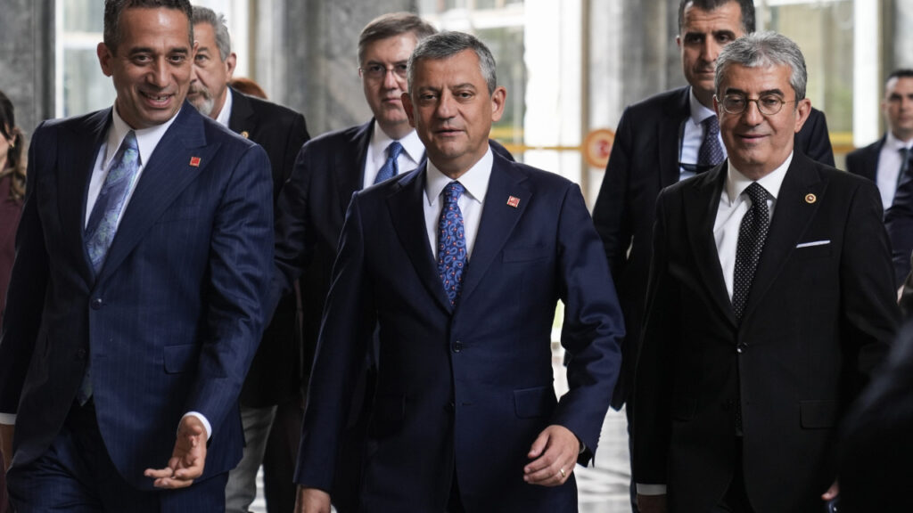 Özgür Özel'den TBMM'ye Gökhan Günaydın Yazısı