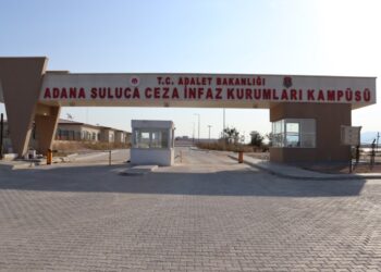 Adana’da 25 hasta tutsak tahliye edilmiyor