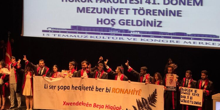 Hukuk Fakültesi öğrencilerinden mezuniyet töreni mesajları