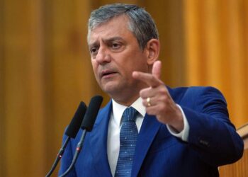 Özel CHP grubunda konuştu: Millet demokratik devleti inşa eder