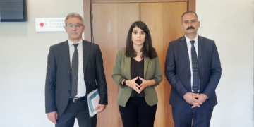 Toplantı sürerken gözaltı: Komisyon üyeleri toplantıyı terk etti