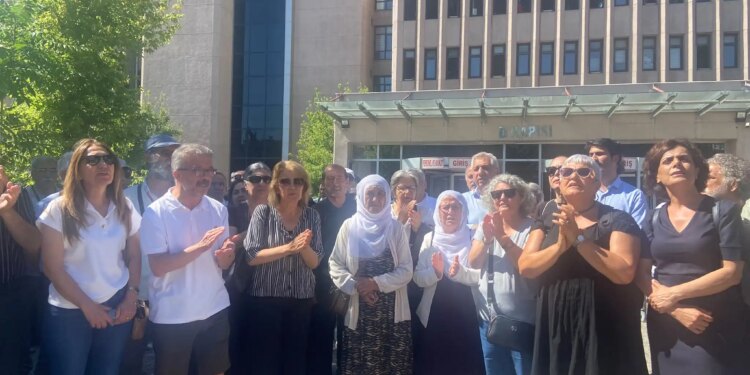 Gar Katliamı davasında mahkemenin tutumu protesto edildi