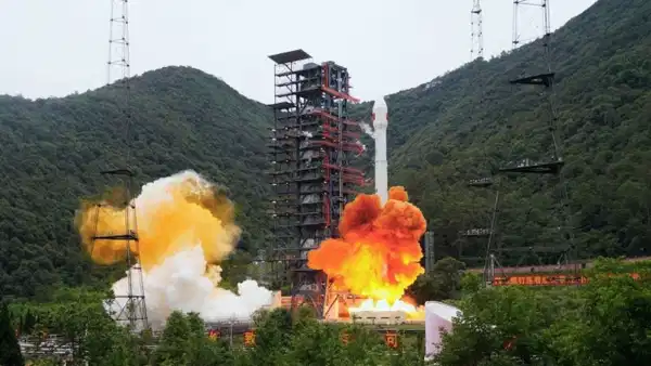 Çin, ‘Shijian-31’ uydusunu uzaya gönderdi