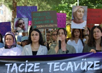 Batman Adliyesi önünde nöbet: Dosyanın ucu kurum sahiplerine kadar uzanıyor