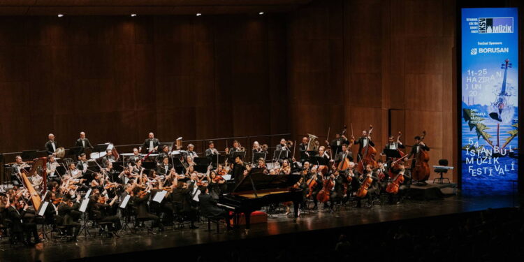 İstanbul Müzik Festivali ödül töreni ve Tekfen Filarmoni konseriyle başladı