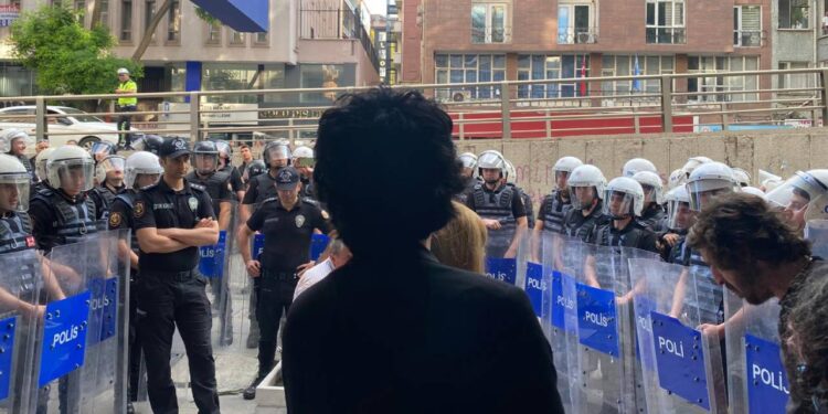 Ethem Sarısülük anmasına polis saldırısı: Gazeteci Sema Bingöl gözaltına alındı