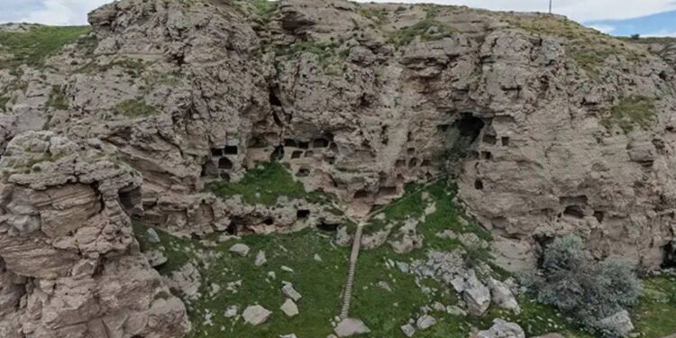 Sivas’taki 3 bin 200 yıllık ‘apartman’ zamana meydan okuyor