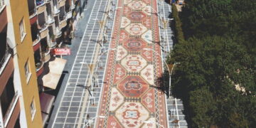 Mardin’de halı motifli cadde gündem oldu