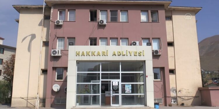 Colemêrg’de çocuğa şiddet: Muhtar tutuklandı, uzman çavuş serbest