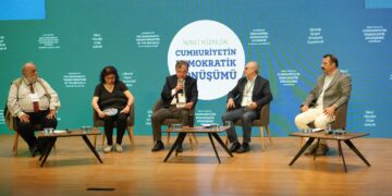 Konferansın birinci oturumu: Yeni bir anlaşmaya ihtiyaç var