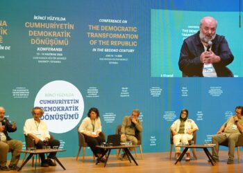 Konferansta ilk gün sona erdi: ‘Kimin Cumhuriyeti, Nasıl Bir Gelecek?’ forumu yapıldı