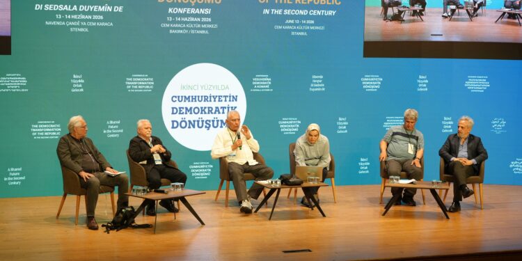Konferansın 3’üncü oturumu: Kürtler bölge açısından kurucu unsurdur