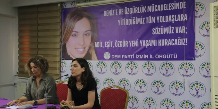 İzmir’de Deniz Poyraz için söyleşi gerçekleşti