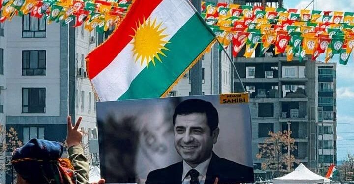 17 yaşındaki genç hakkında Demirtaş posteri soruşturması