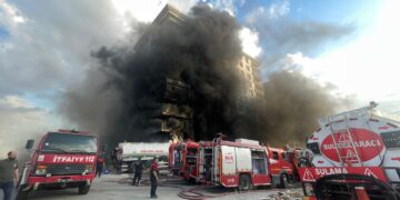 Riha’nın Karaköprü ilçesine 10 katlı binada yangın