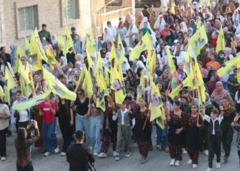 Rojava halkı Abdullah Öcalan’ın fiziki özgürlüğü için yürüdü