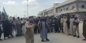 Serêkaniyê’de silahlı gruplar evlerine dönmek isteyenleri tehdit ediyor
