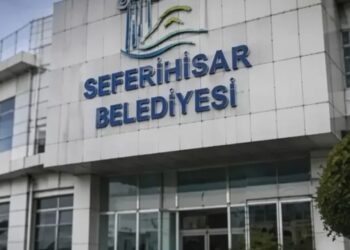 Seferihisar Belediye Başkanı dahil 12 kişi tutuklandı