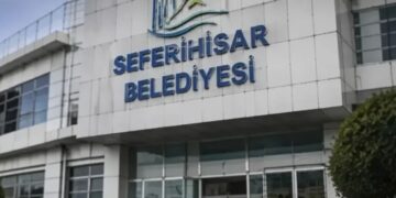 Seferihisar Belediye Başkanı dahil 12 kişi tutuklandı