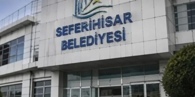 Seferihisar Belediye Başkanı dahil 12 kişi tutuklandı