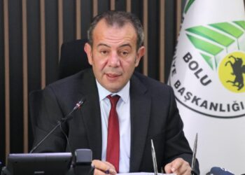 Bolu Belediye Başkanı Tanju Özcan, CHP’den istifa etti
