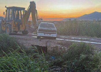 Tarım işçilerinin otomobili devrildi: 3 ölü, 4 yaralı