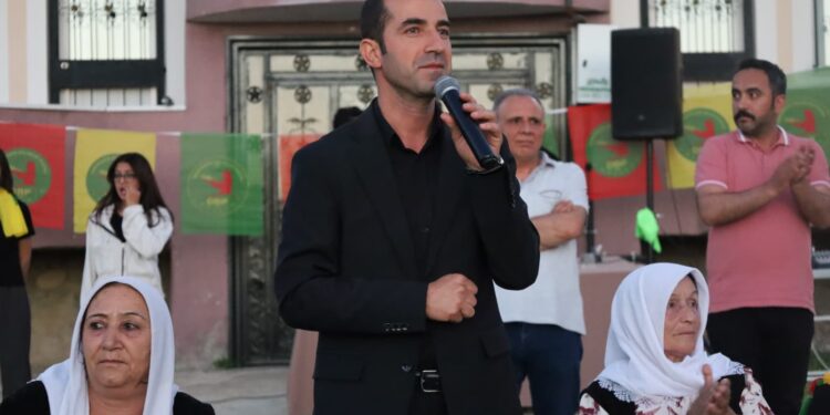 Keskin Bayındır Xaçort’ta konuştu: Artık adım atma sırası devlette