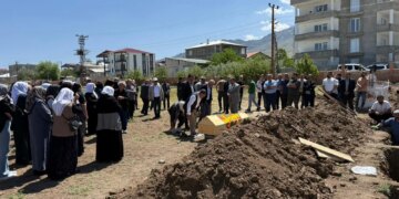 PKK’li Erol Kurt’un cenazesi 11 yıl sonra teslim edildi: Memleketinde toprağa verildi