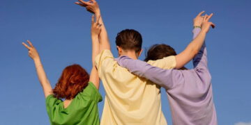 Her yerde var, hiçbir yerde yok: Popüler kültürün yeni terimi ‘Floater Friend’ nedir?