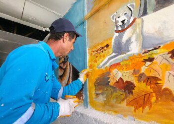Adıyaman’da belediye işçisi Mahmut Yıldız sokakları sanatla buluşturuyor