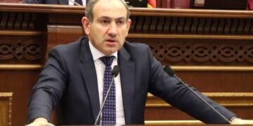 Paşinyan: Rusya ile sorunlu başlıkları çözmeyi umuyoruz