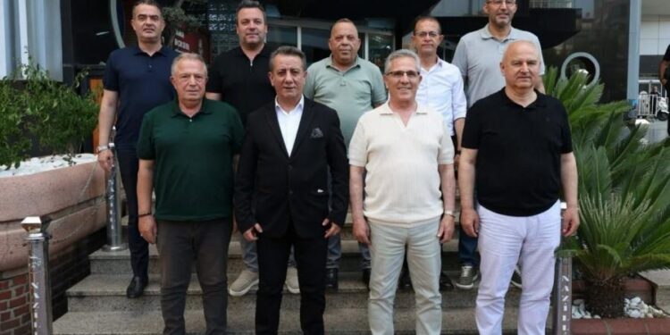 Aydın’da 10 belediye başkanı CHP’den istifa ederek YENİ Parti’ye geçti