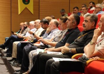 Amed’de ekonomi çalıştayı: Halkımızla birlikte komünü inşa edeceğiz